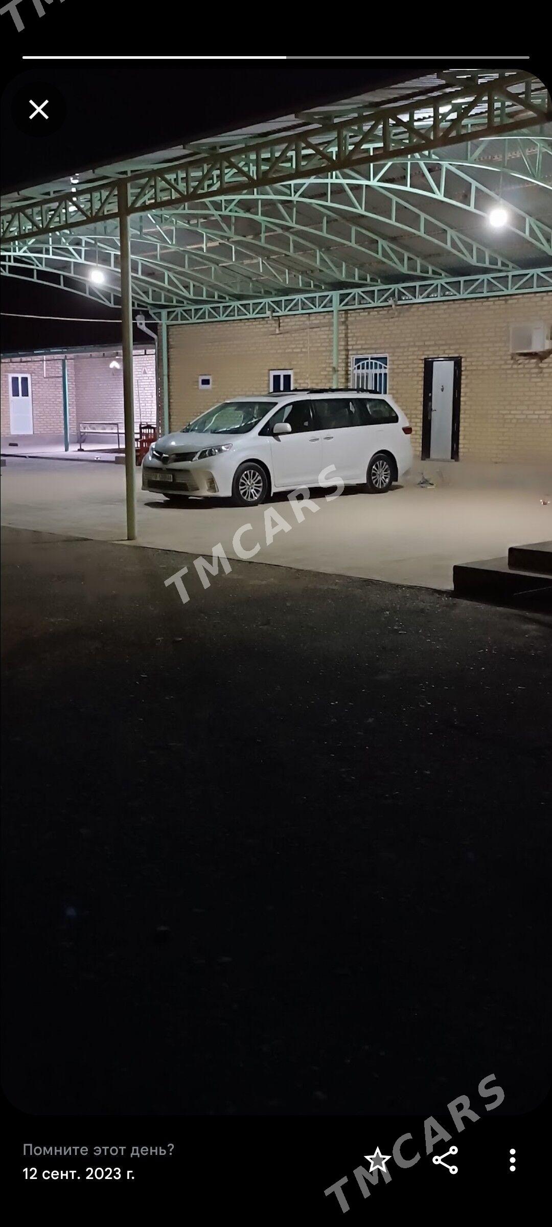 Toyota Sienna 2018 - 405 000 TMT - Sarahs - img 1