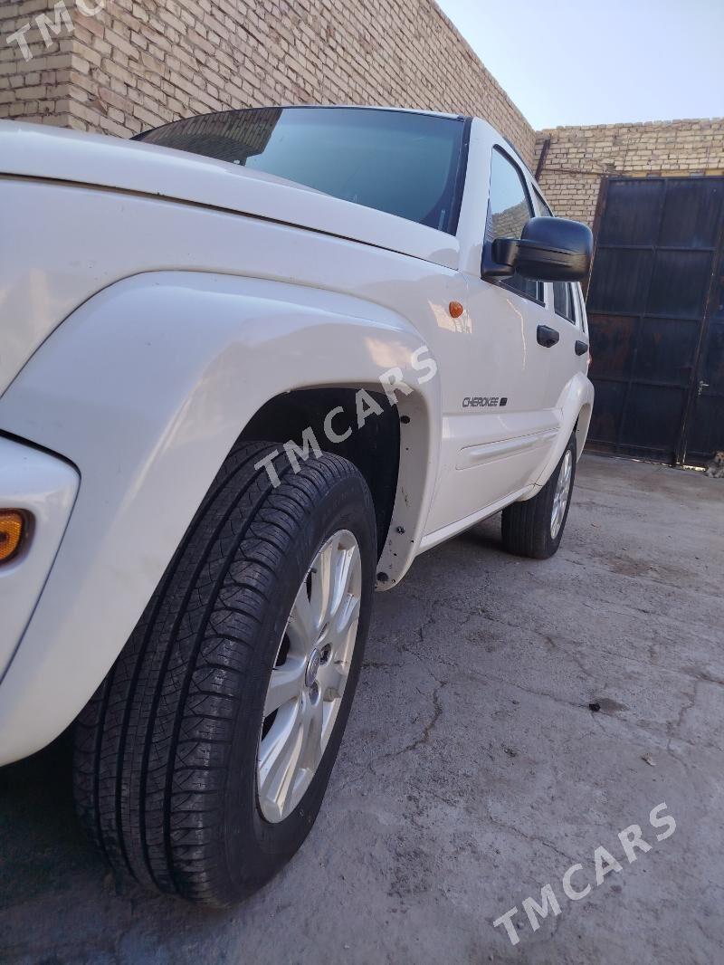 Jeep Liberty 2002 - 90 000 TMT - Туркменабат - img 2