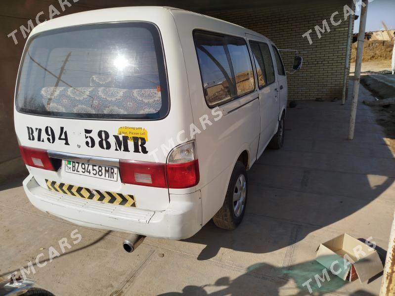 Toyota Hiace 2005 - 60 000 TMT - Garagum etraby - img 4