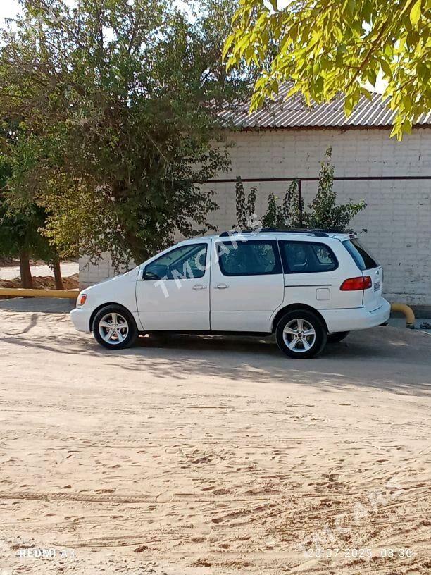 Toyota Sienna 2000 - 150 000 TMT - Babadaýhan - img 1