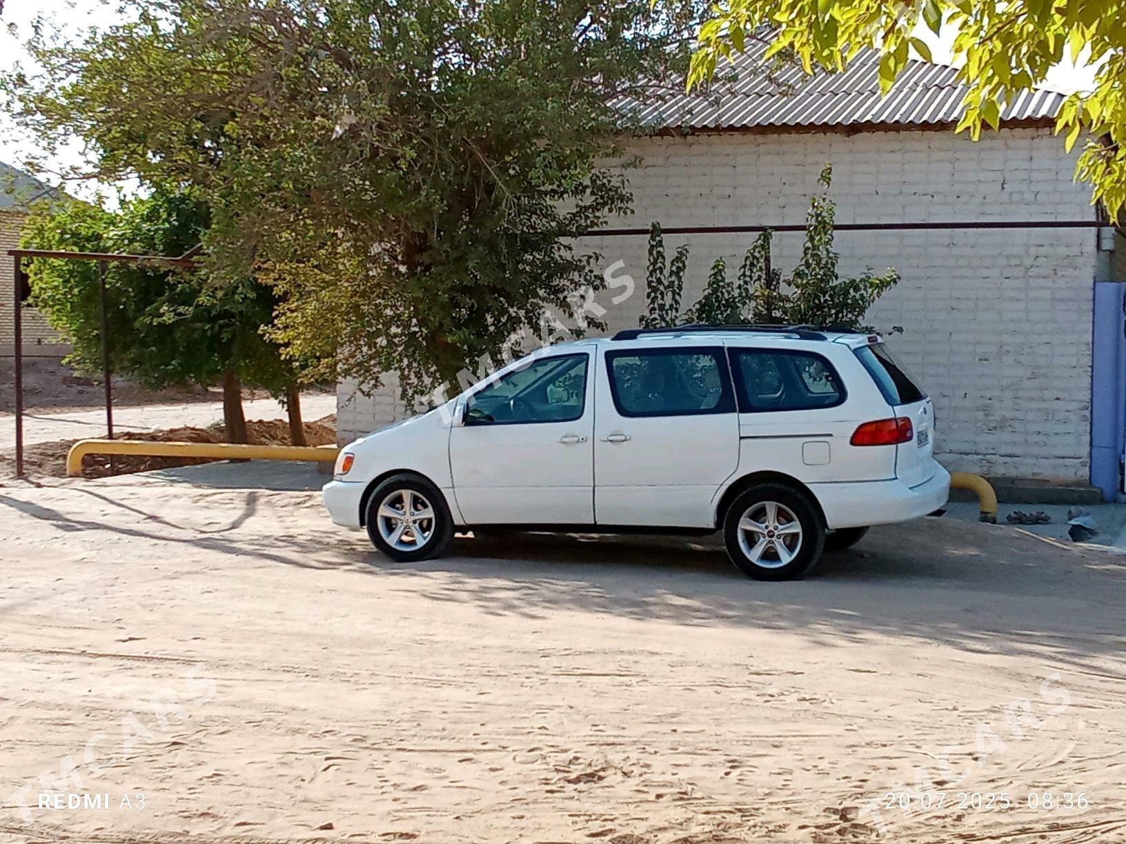 Toyota Sienna 2000 - 150 000 TMT - Babadaýhan - img 2