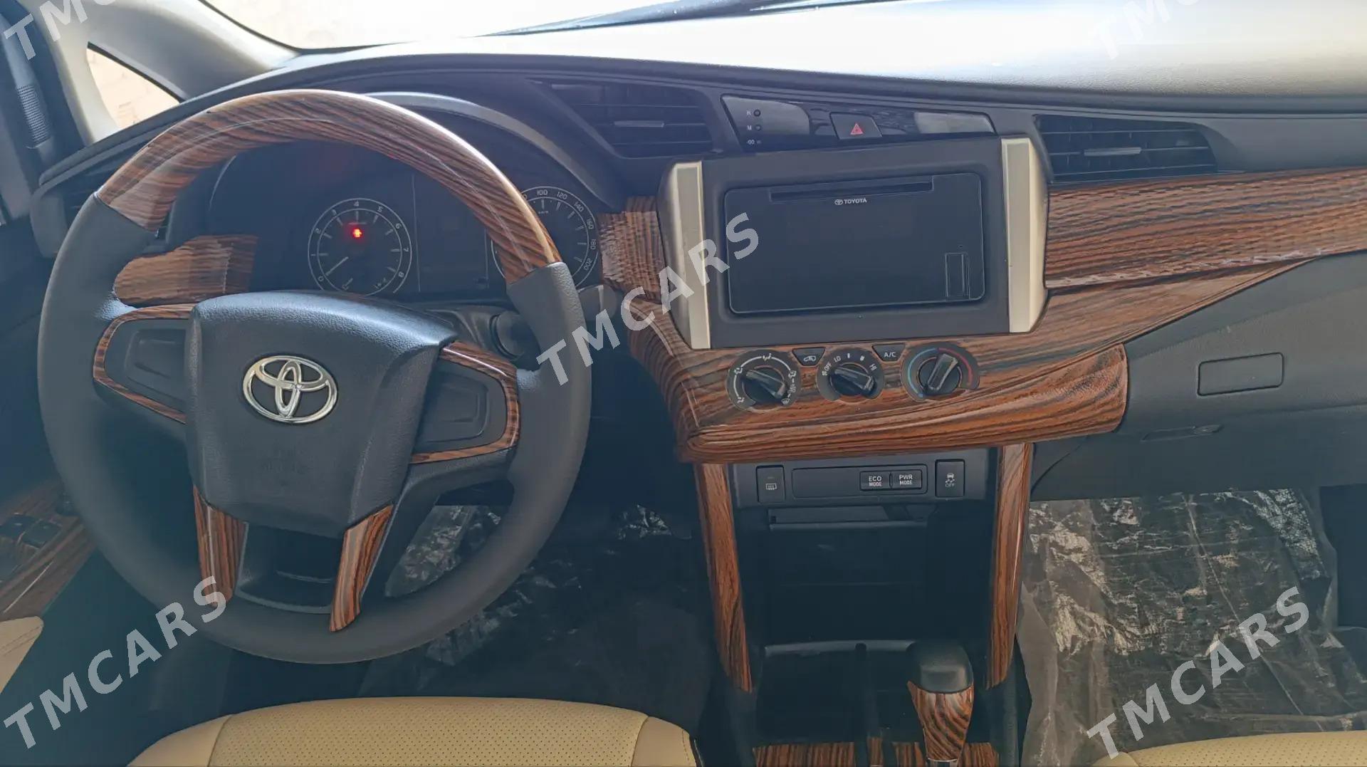 Toyota Innova 2020 - 250 000 TMT - Türkmenabat - img 6