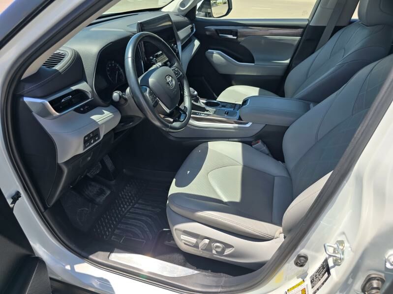 Toyota Highlander 2021 - 647 000 TMT - Туркменабат - img 3