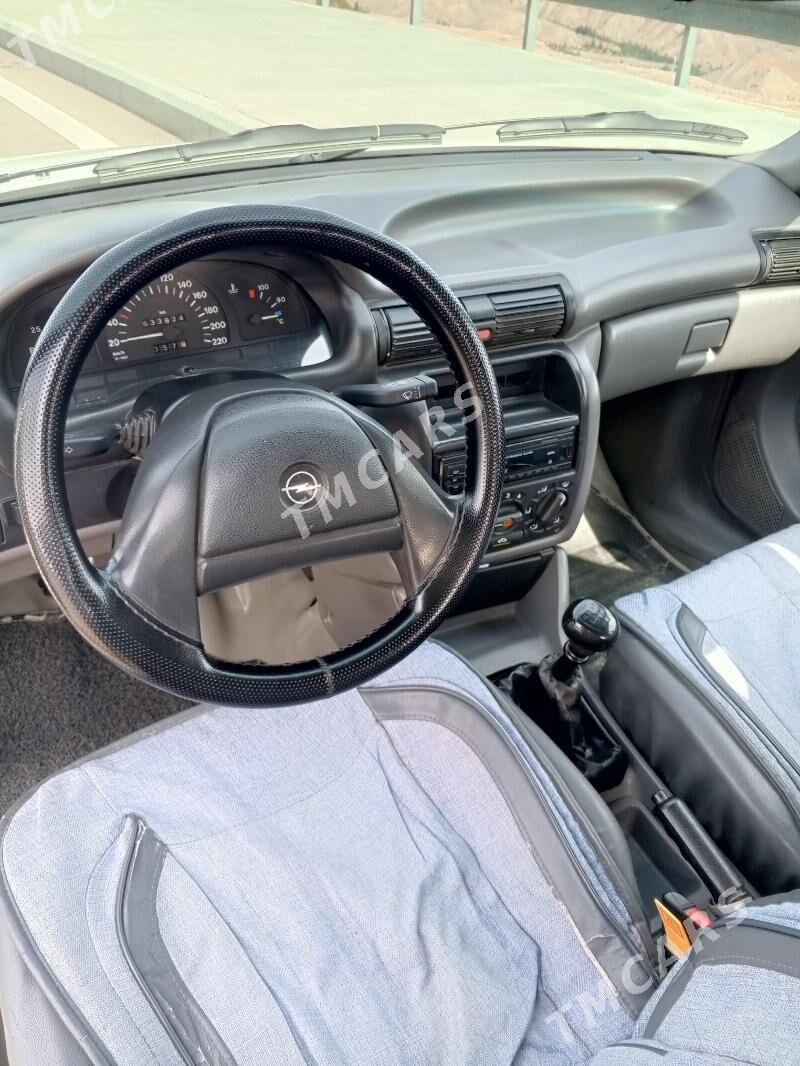 Opel Astra 1994 - 38 000 TMT - Гаудан "А" - img 8