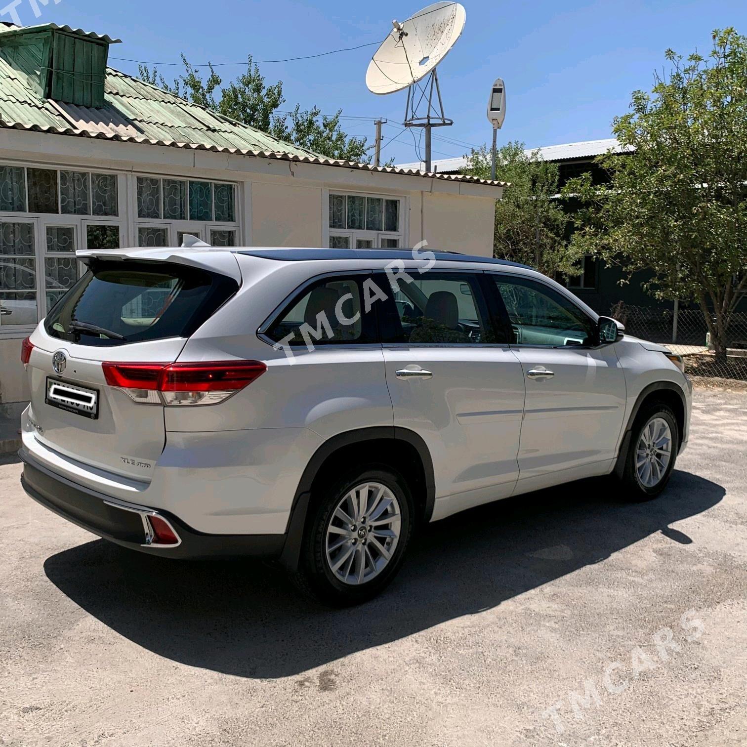 Toyota Highlander 2018 - 495 000 TMT - Aşgabat - img 5