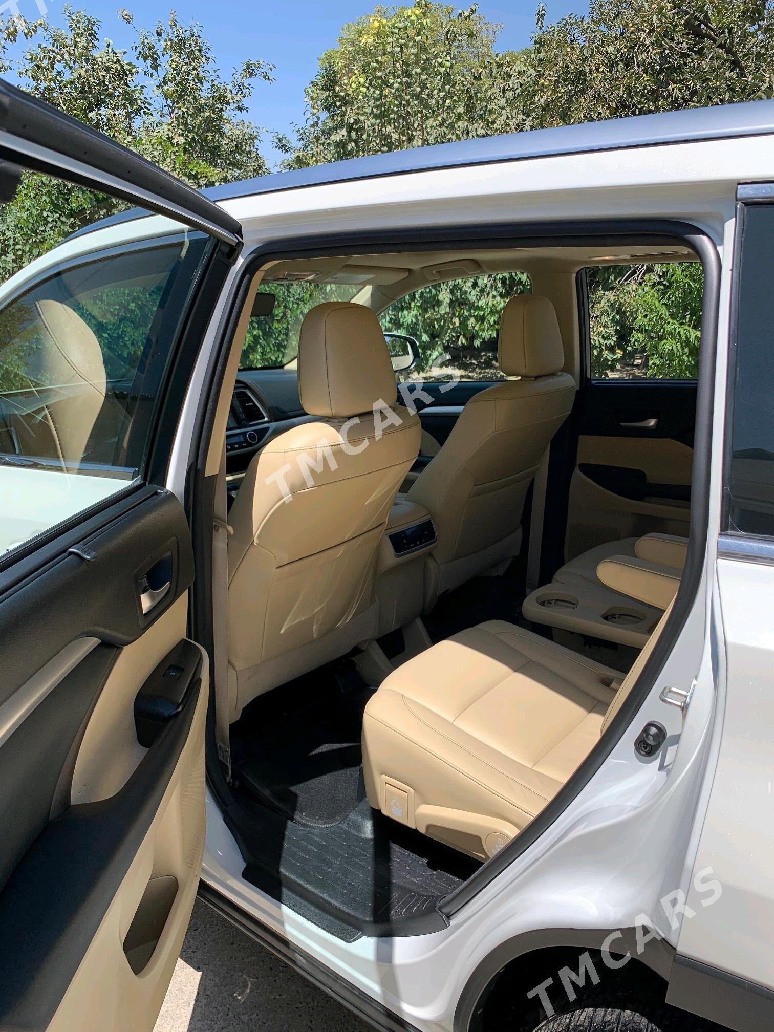 Toyota Highlander 2018 - 495 000 TMT - Aşgabat - img 8