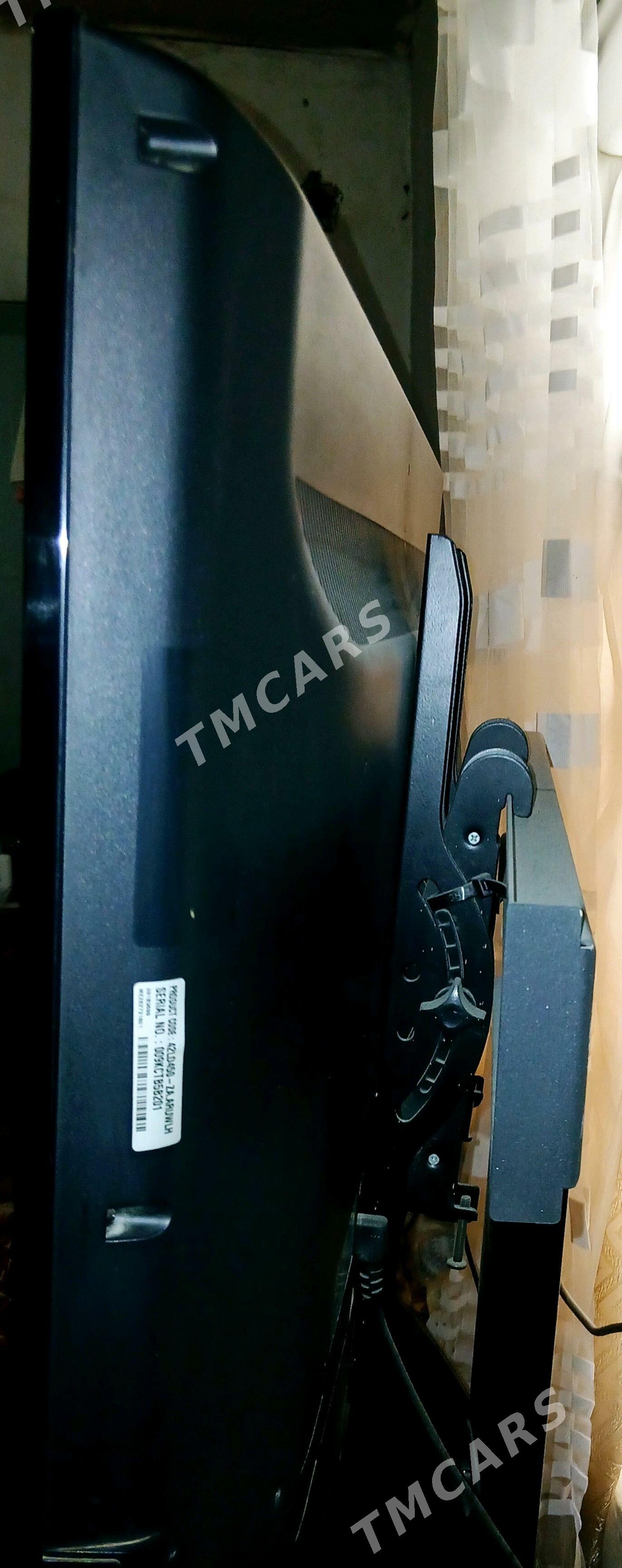 42 LG telewizor +tuner+podstaw - Aşgabat - img 3