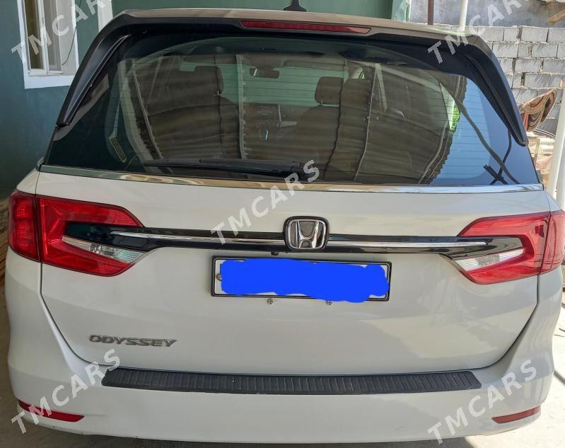 Honda Odyssey 2021 - 475 000 TMT - Ýalkym - img 2