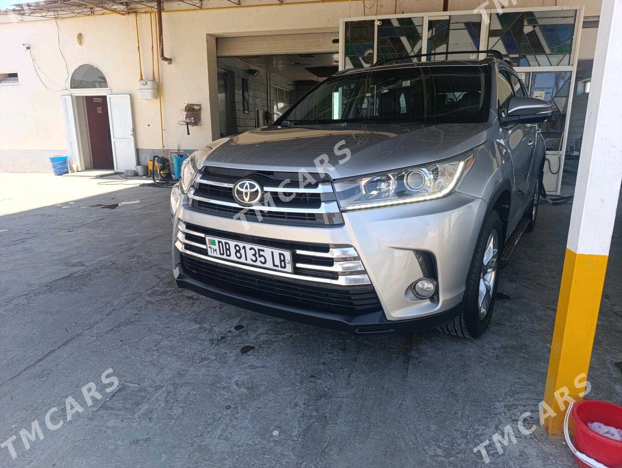 Toyota Highlander 2018 - 459 000 TMT - Туркменабат - img 4