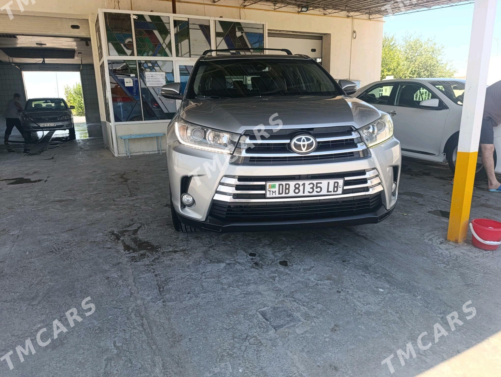Toyota Highlander 2018 - 459 000 TMT - Туркменабат - img 2