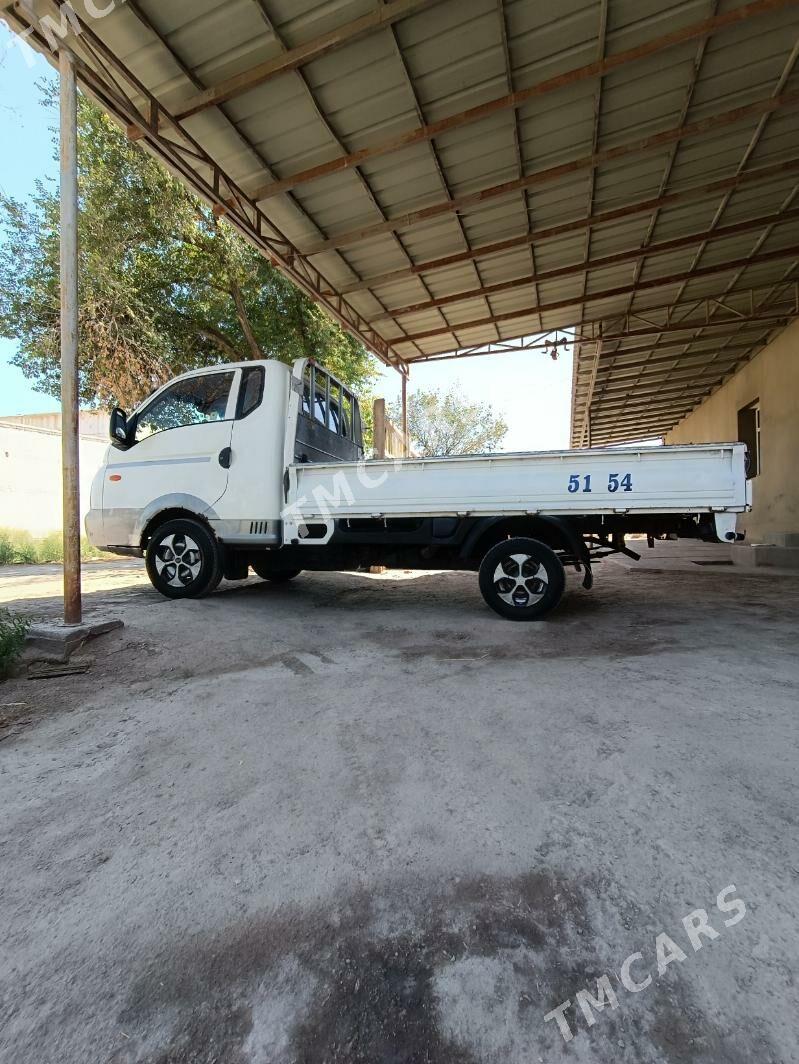 Kia Bongo 2005 - 130 000 TMT - Şabat etr. - img 2