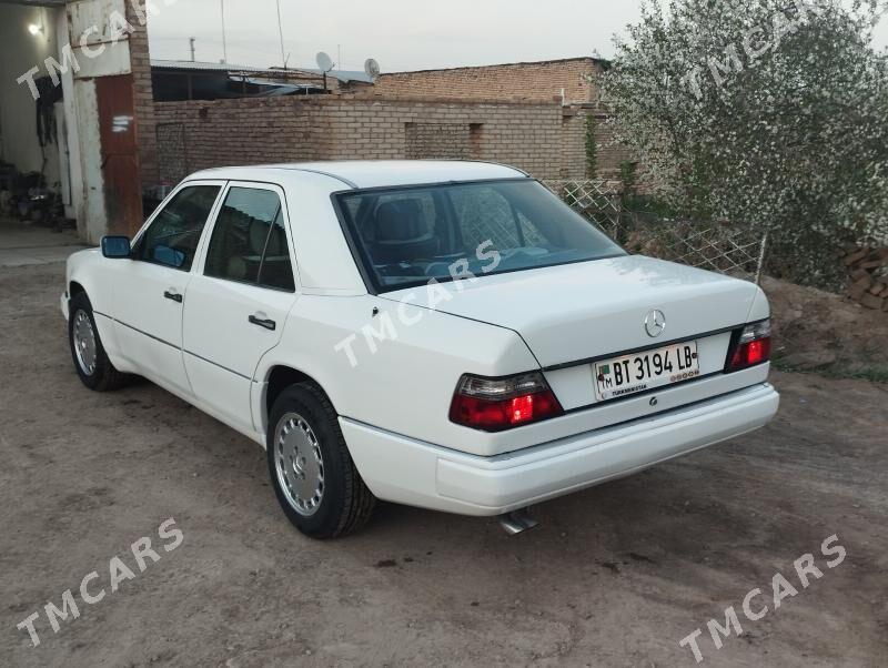 Mercedes-Benz 230E 1988 - 50 000 TMT - Туркменабат - img 2