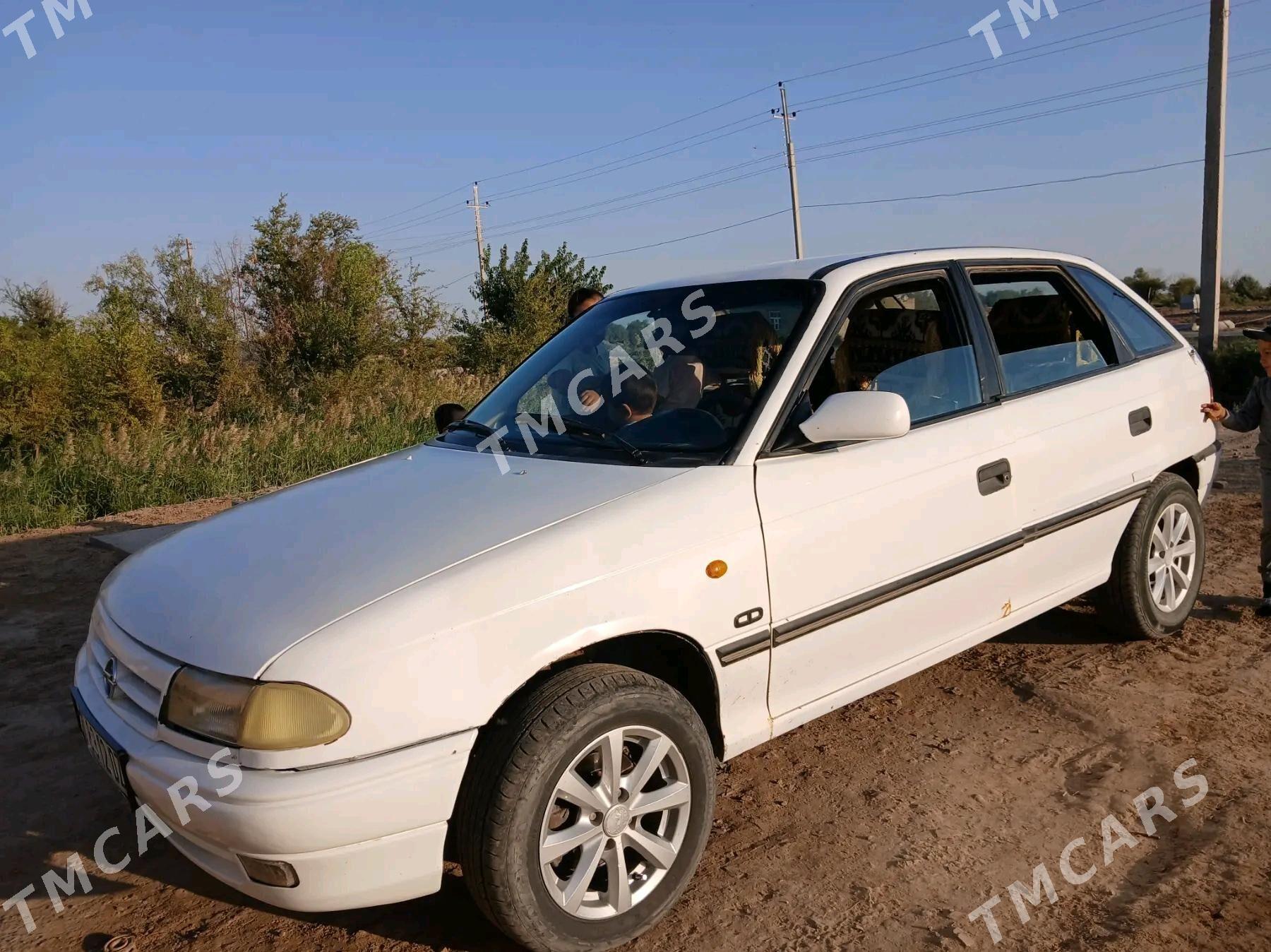 Opel Astra 1994 - 32 000 TMT - Рухубелентский этрап - img 4