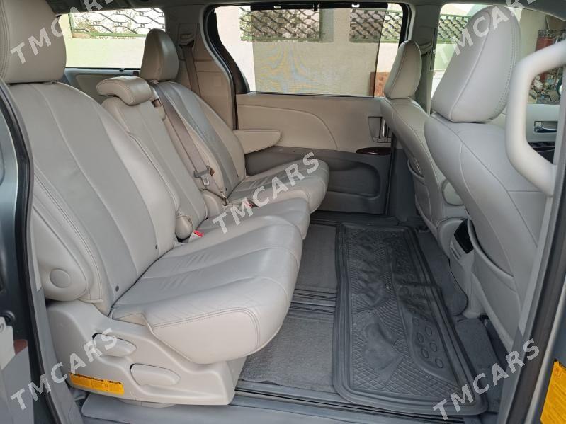 Toyota Sienna 2010 - 295 000 TMT - Мары - img 7