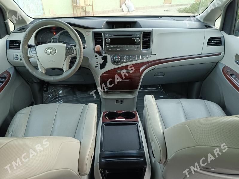 Toyota Sienna 2010 - 295 000 TMT - Мары - img 5