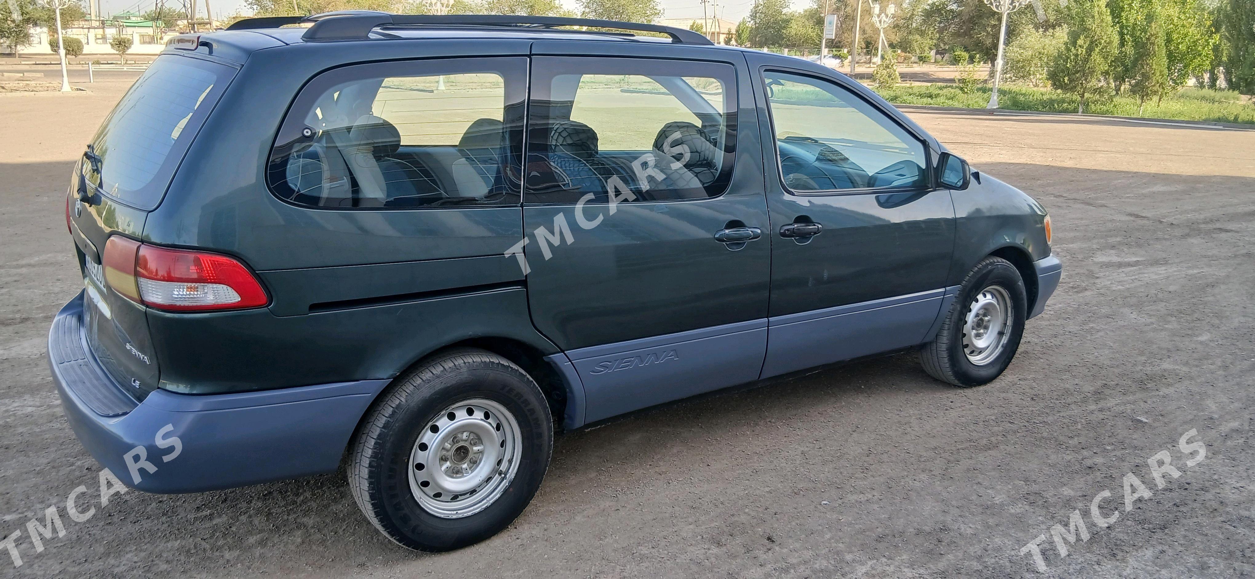 Toyota Sienna 2001 - 140 000 TMT - Губадаг - img 4