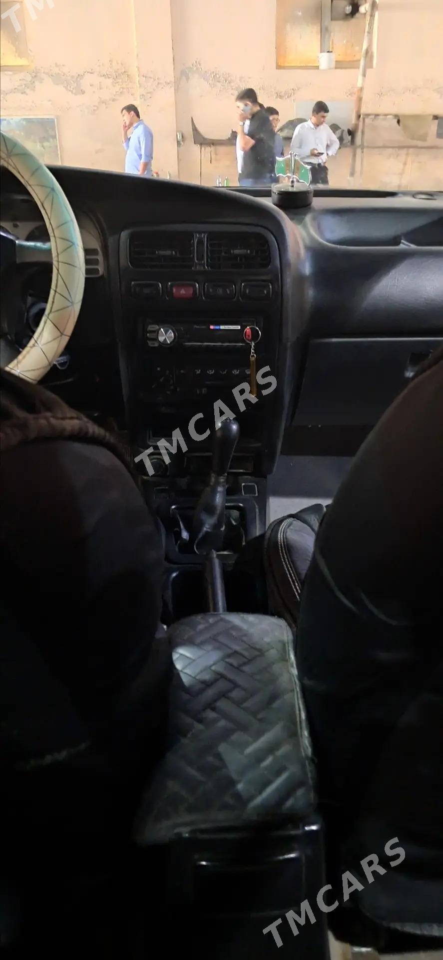 Nissan Primera 1995 - 23 000 TMT - Байрамали - img 4