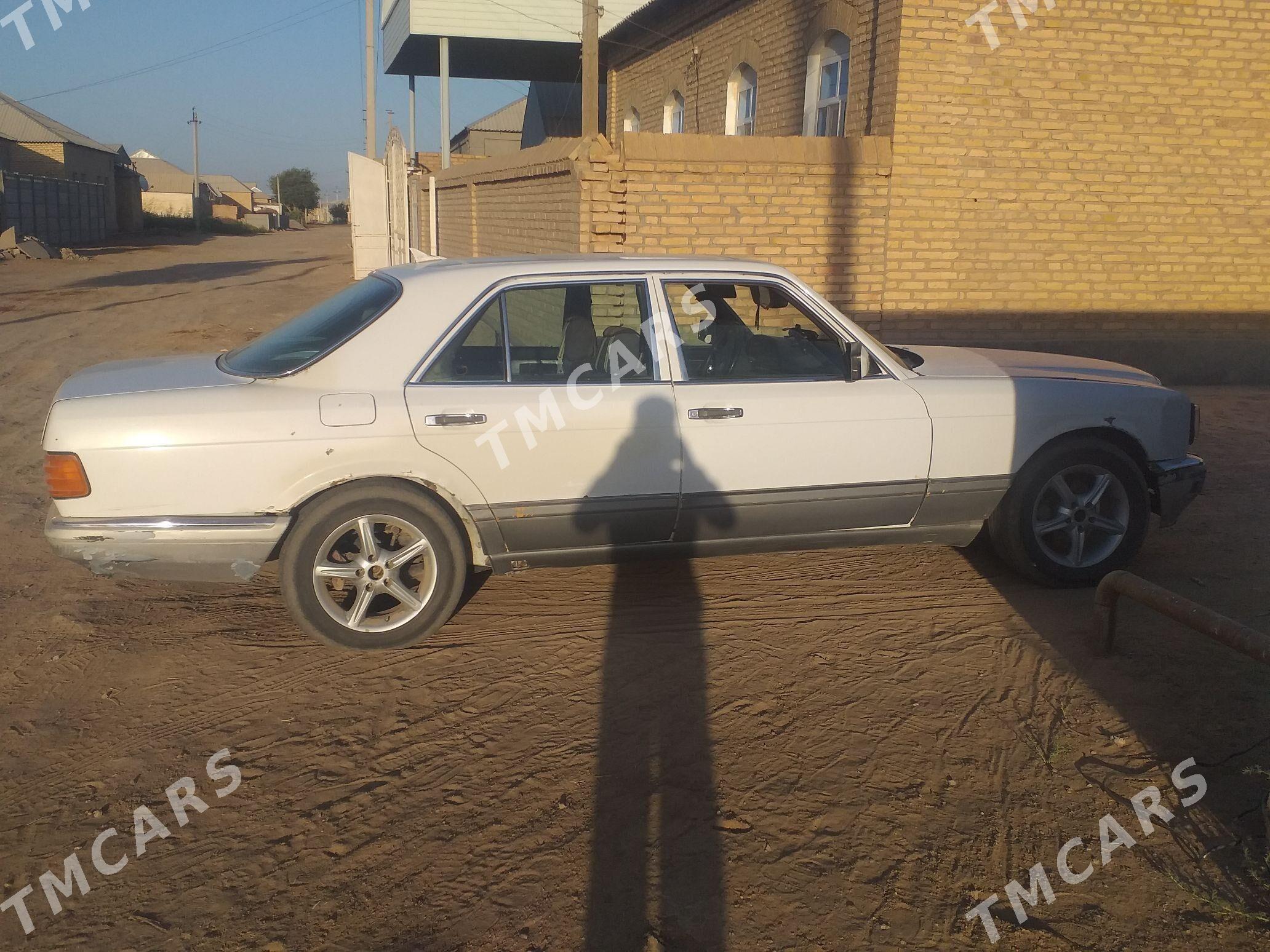 Mercedes-Benz 300E 1985 - 20 000 TMT - Сакарчага - img 4