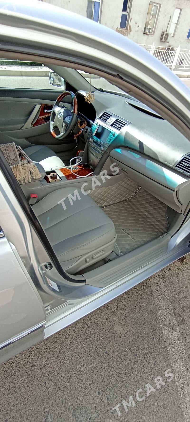 Toyota Camry 2011 - 240 000 TMT - Мары - img 9