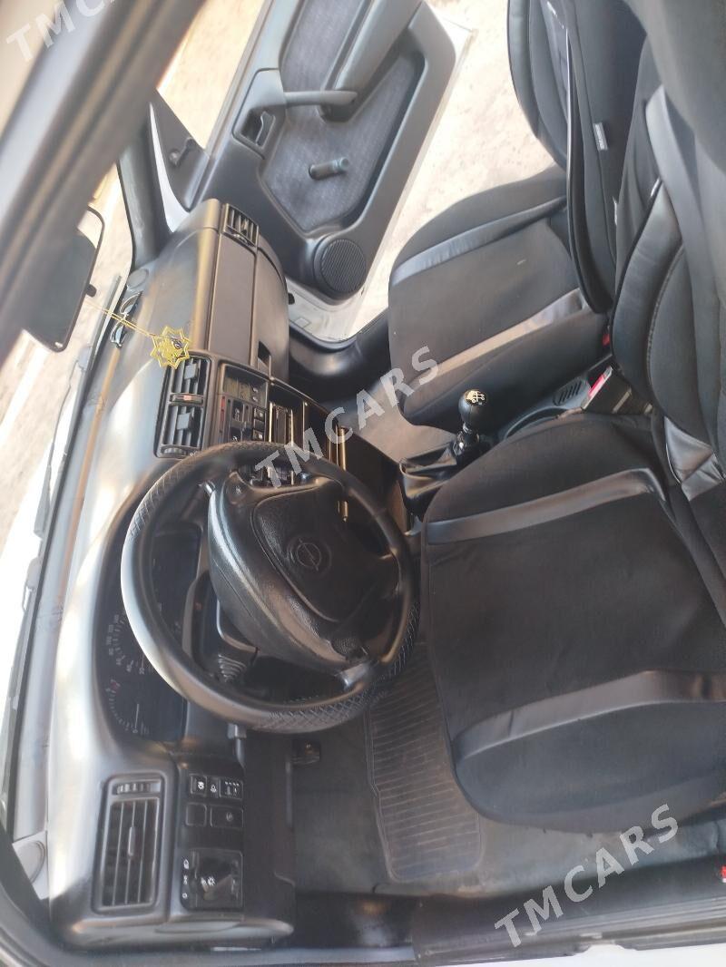 Opel Vectra 1994 - 50 000 TMT - Sakar - img 6