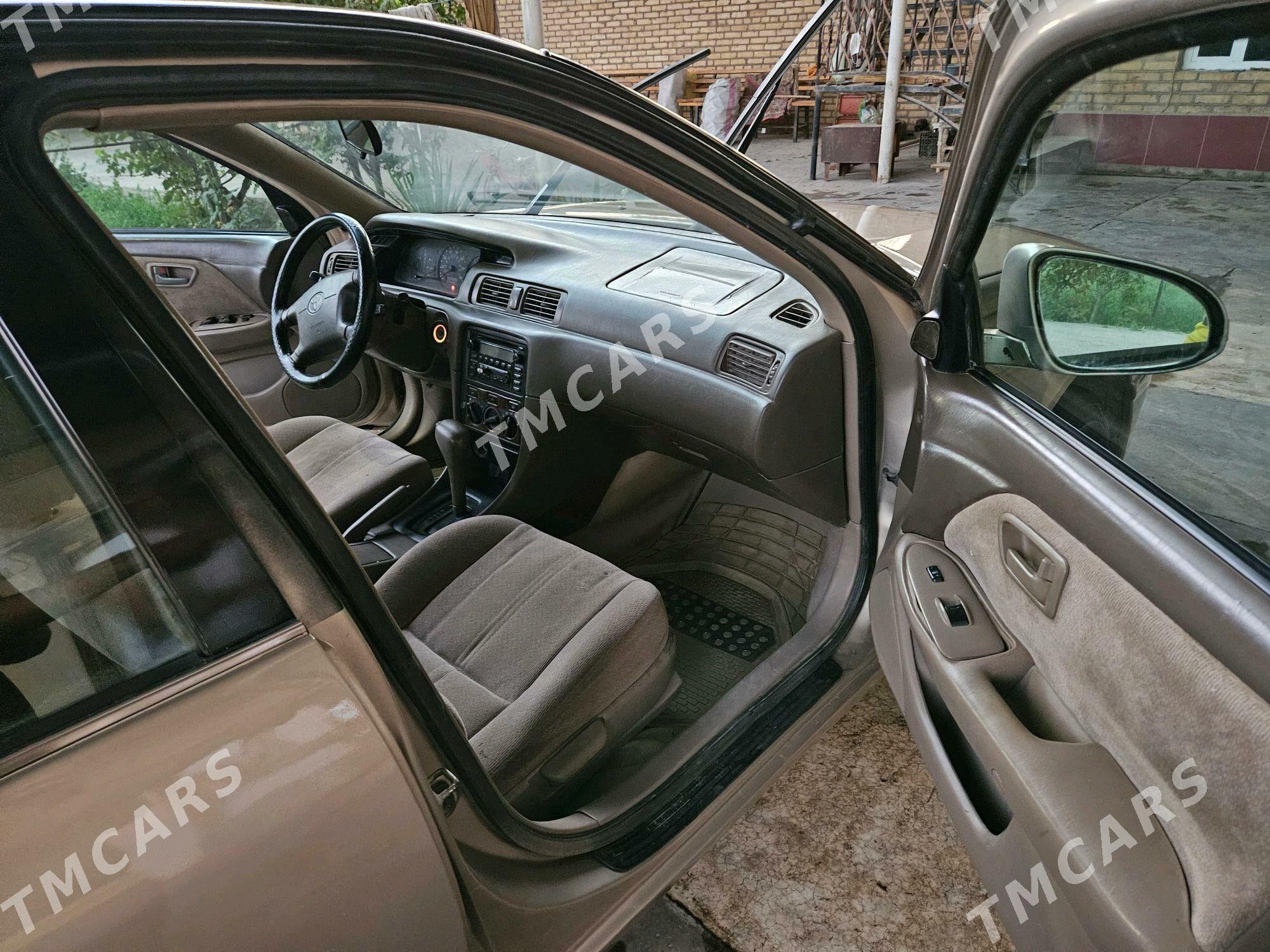 Toyota Camry 2000 - 125 000 TMT - Мары - img 8