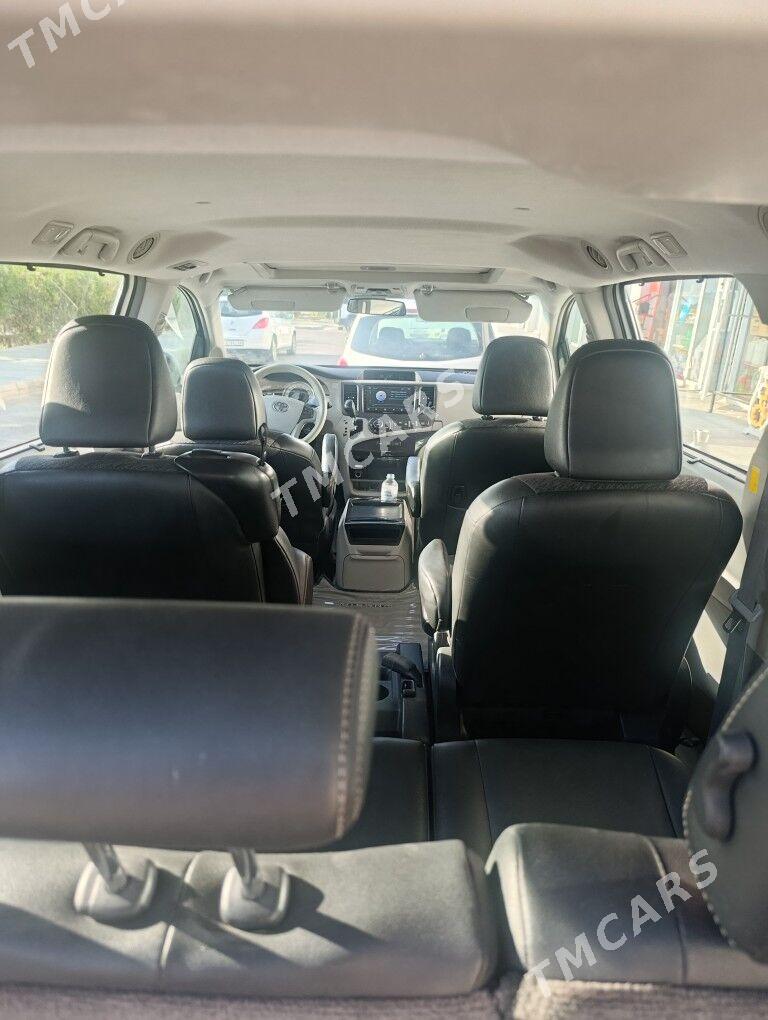 Toyota Sienna 2012 - 310 000 TMT - Кёнеургенч - img 2