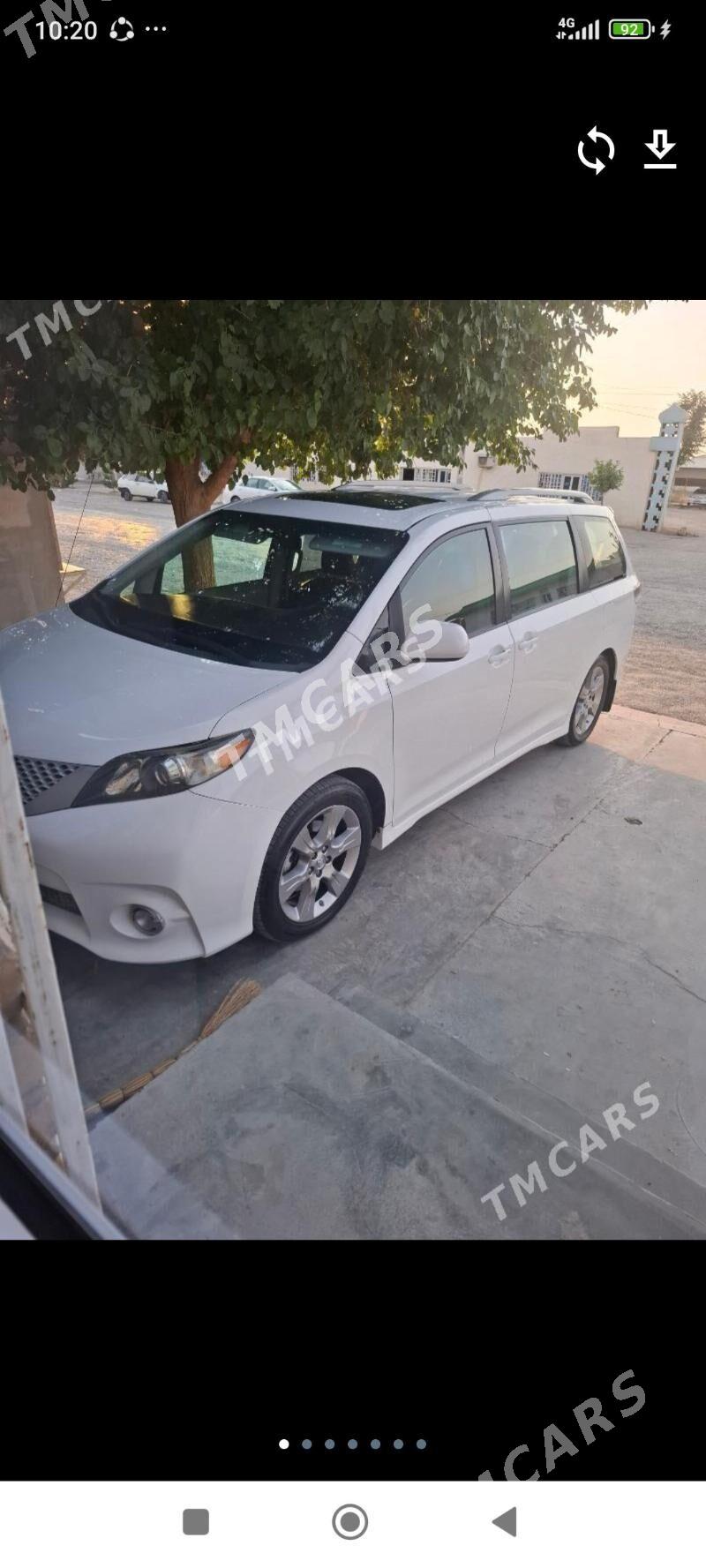 Toyota Sienna 2012 - 310 000 TMT - Кёнеургенч - img 4
