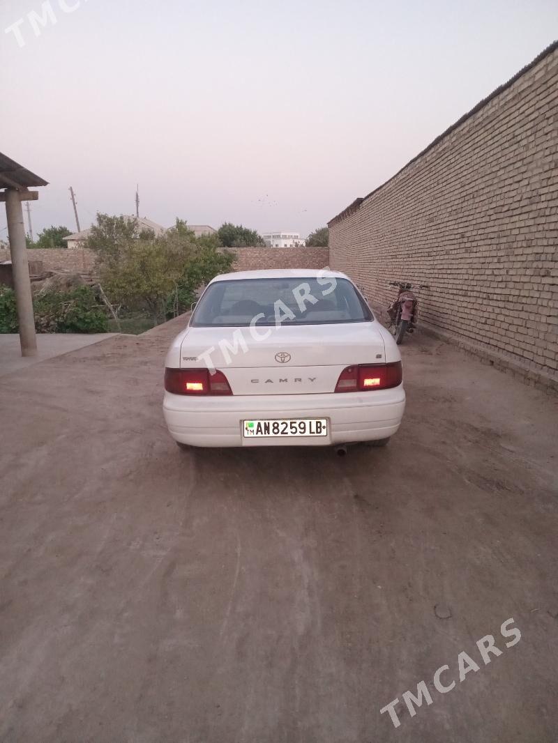 Toyota Camry 1996 - 72 000 TMT - Ходжамбаз - img 3