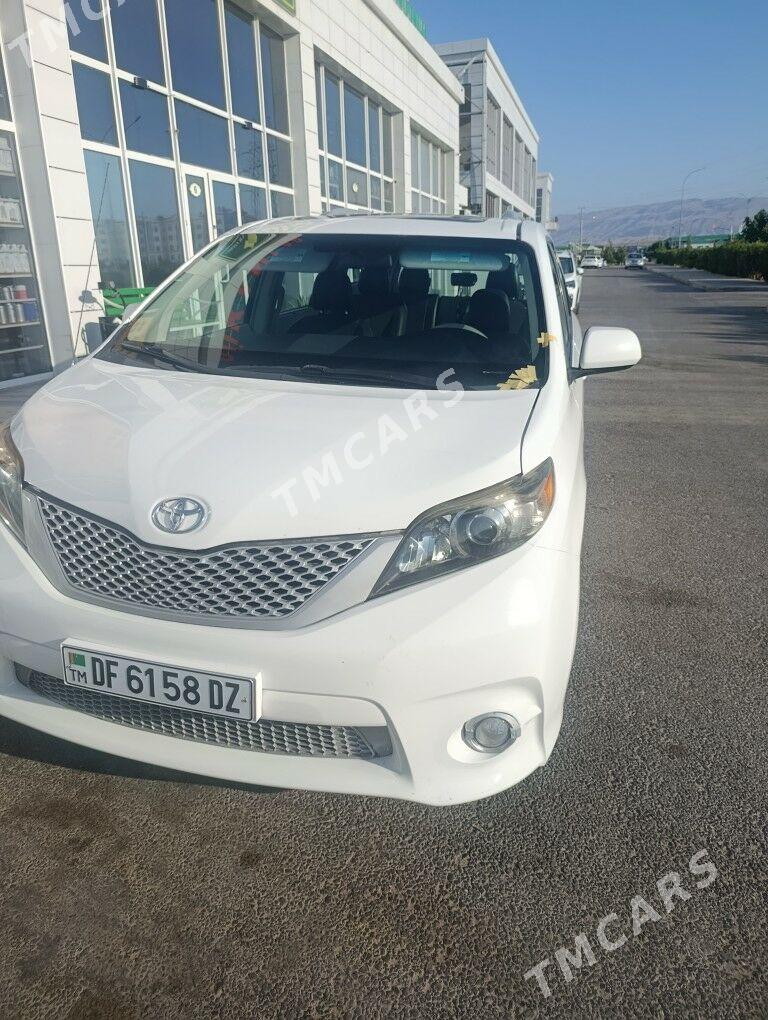 Toyota Sienna 2012 - 310 000 TMT - Кёнеургенч - img 6