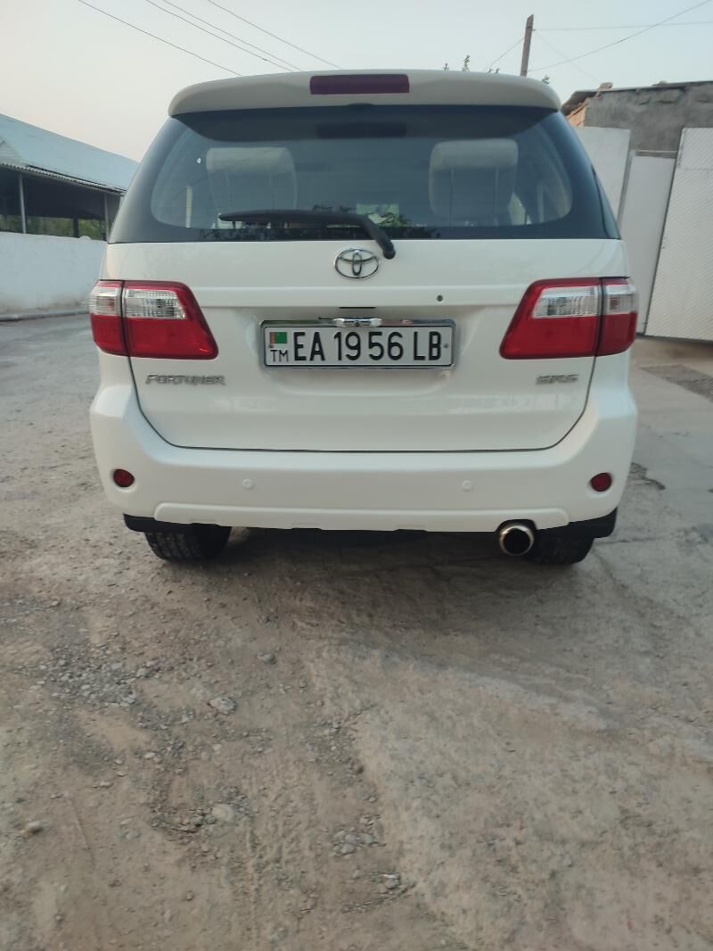 Toyota Fortuner 2011 - 280 000 TMT - Магданлы - img 7