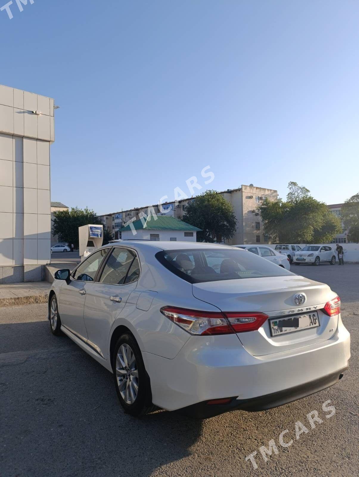 Toyota Camry 2018 - 255 000 TMT - Ашхабад - img 3