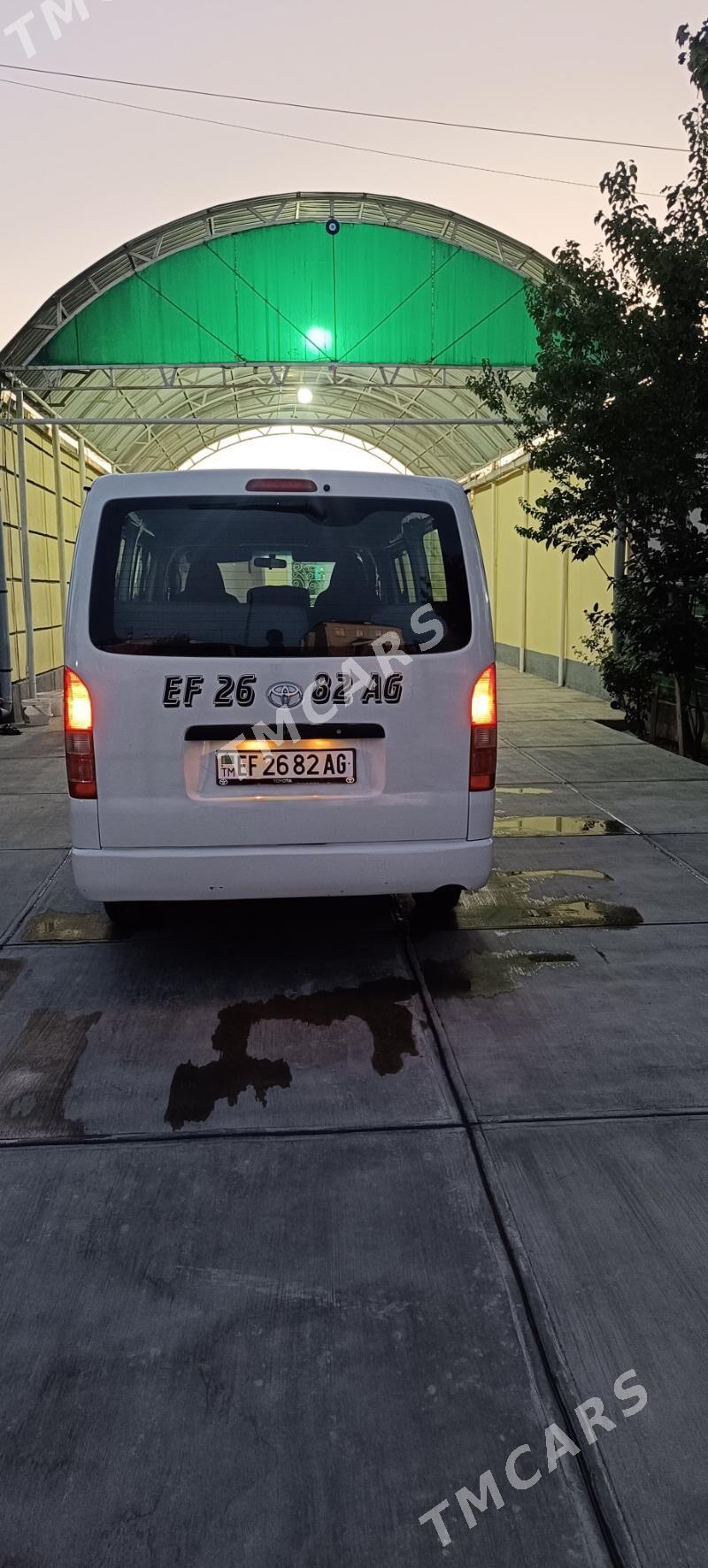 Toyota Hiace 2005 - 255 000 TMT - Бузмеин - img 3
