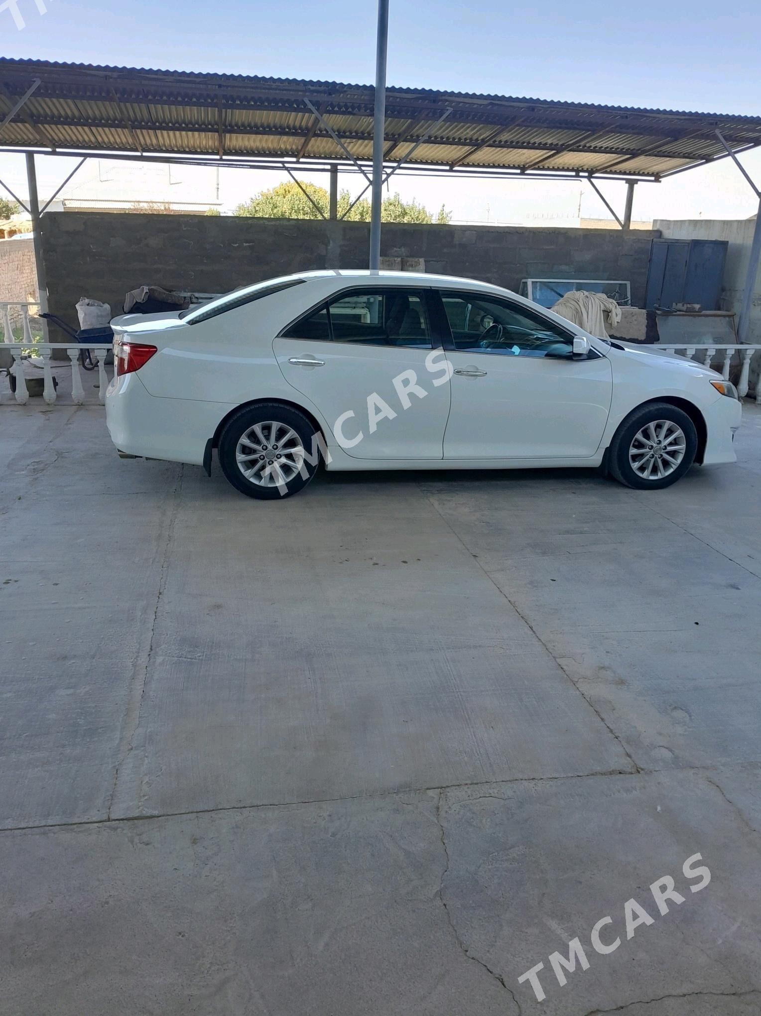 Toyota Camry 2013 - 220 000 TMT - 8 мкр - img 3