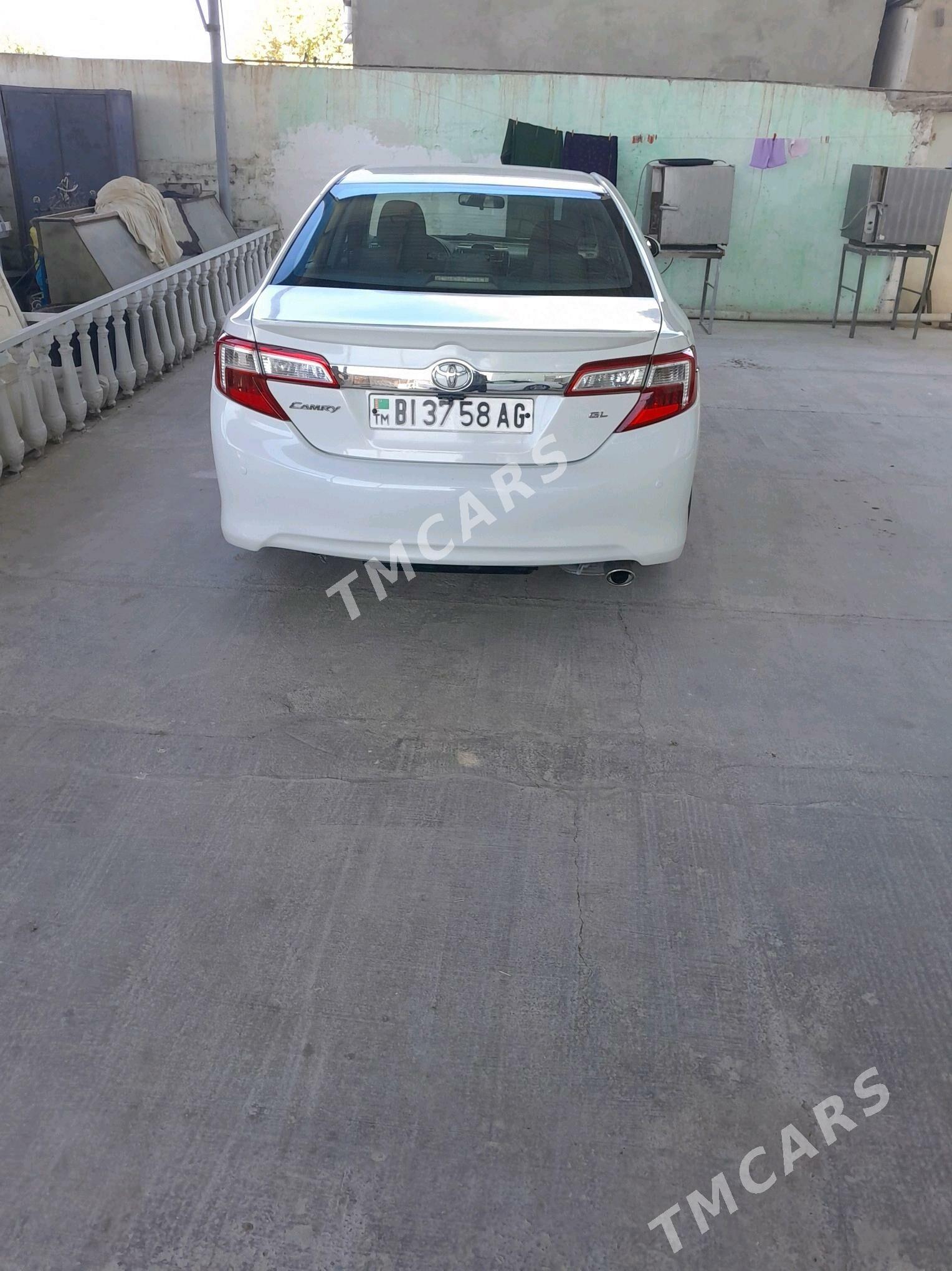 Toyota Camry 2013 - 220 000 TMT - 8 мкр - img 2