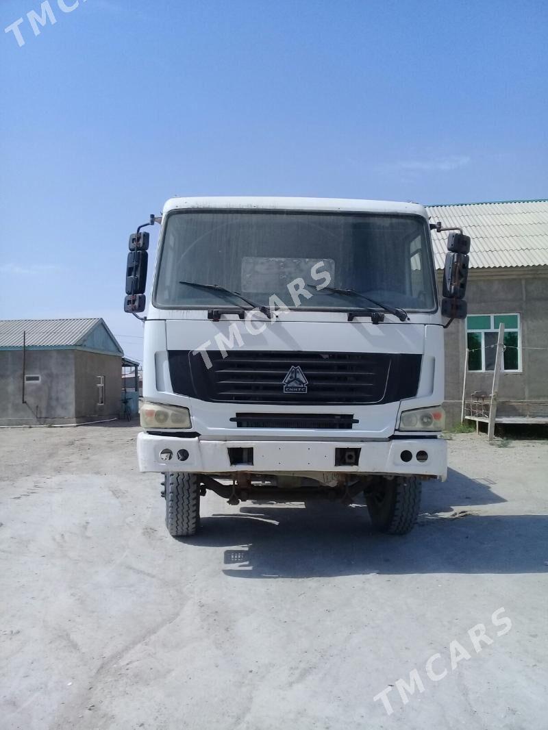 Howo Sinotruk 2011 - 260 000 TMT - Esenguly - img 2