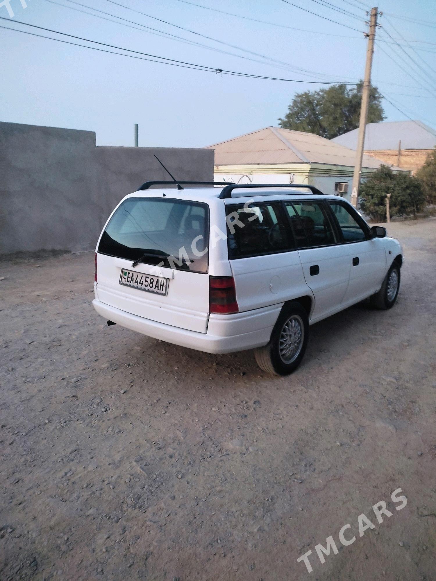 Opel Astra 1995 - 40 000 TMT - Бахарден - img 3
