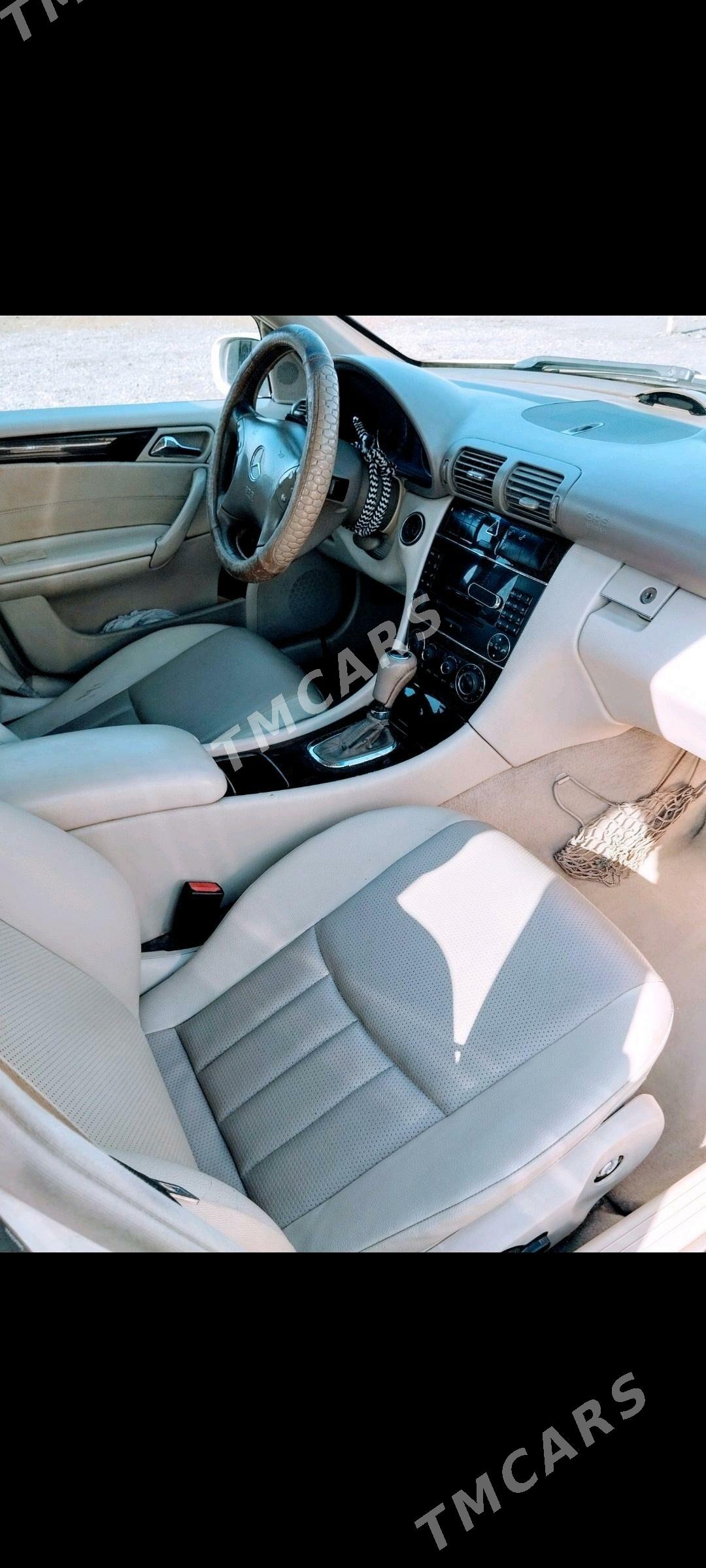 Mercedes-Benz C320 2004 - 80 000 TMT - Бахарден - img 7