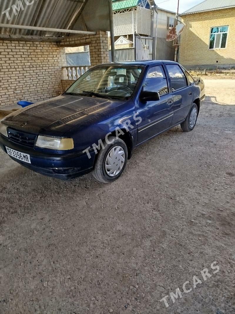 Opel Vectra 1992 - 30 000 TMT - Сакарчага - img 1