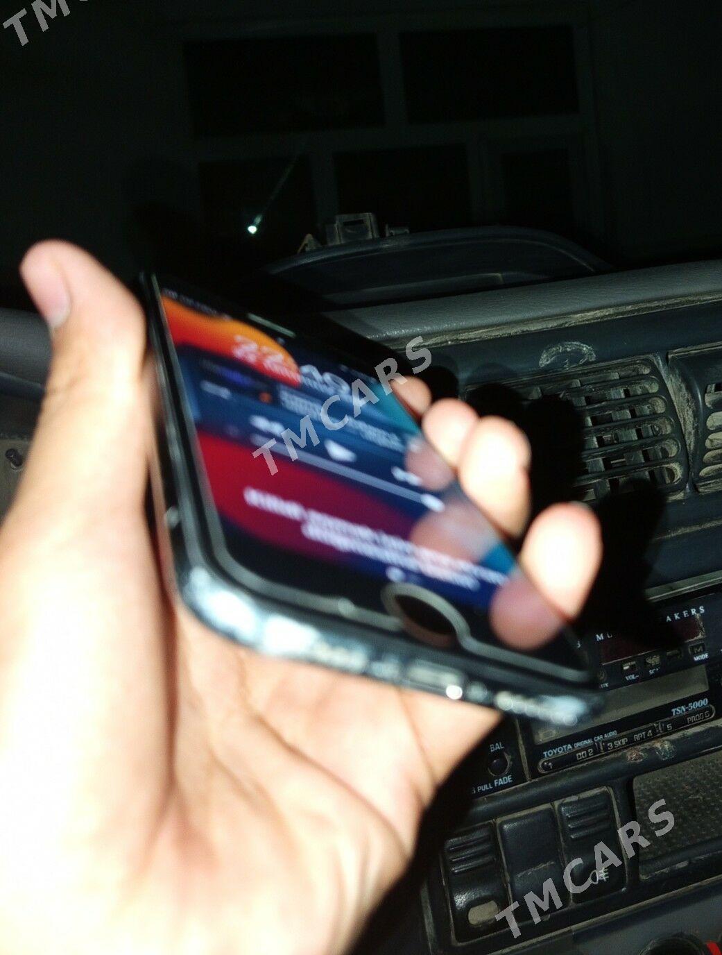 iPhone 7 - Балканабат - img 3