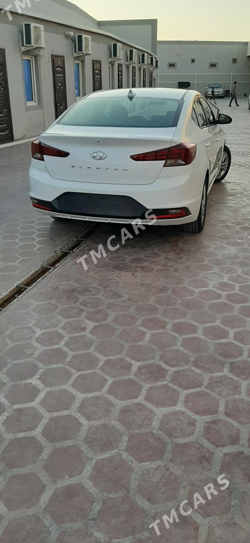 Hyundai Elantra 2020 - 200 000 TMT - Mary - img 4
