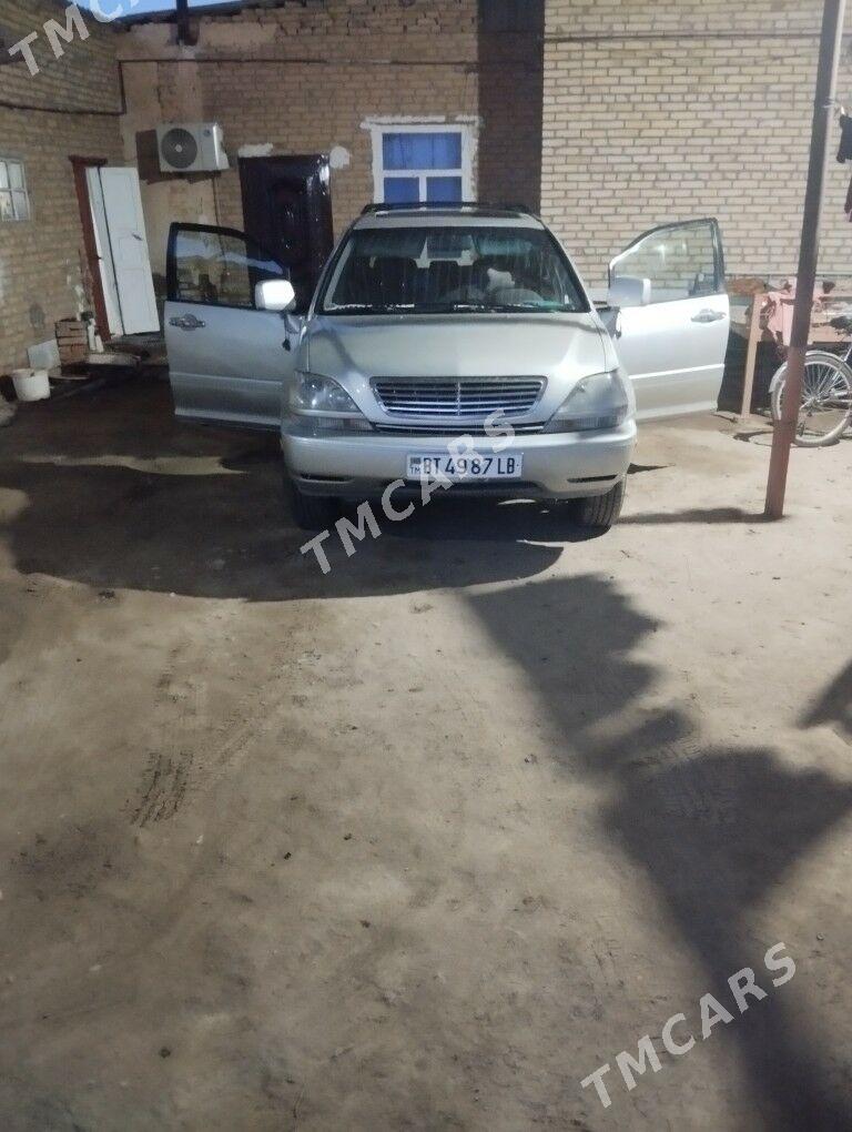 Lexus RX 300 2000 - 160 000 TMT - Сакар - img 2