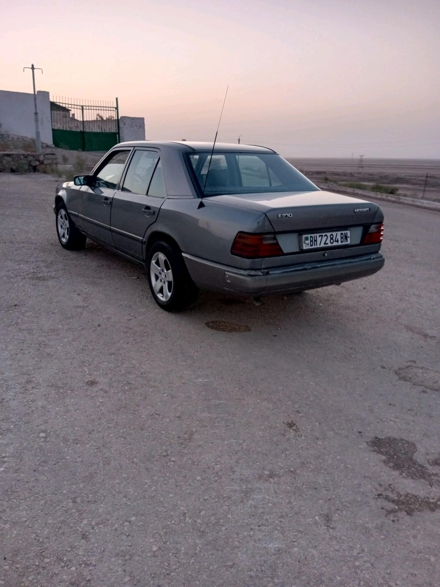 Mercedes-Benz 190E 1988 - 30 000 TMT - Балканабат - img 8
