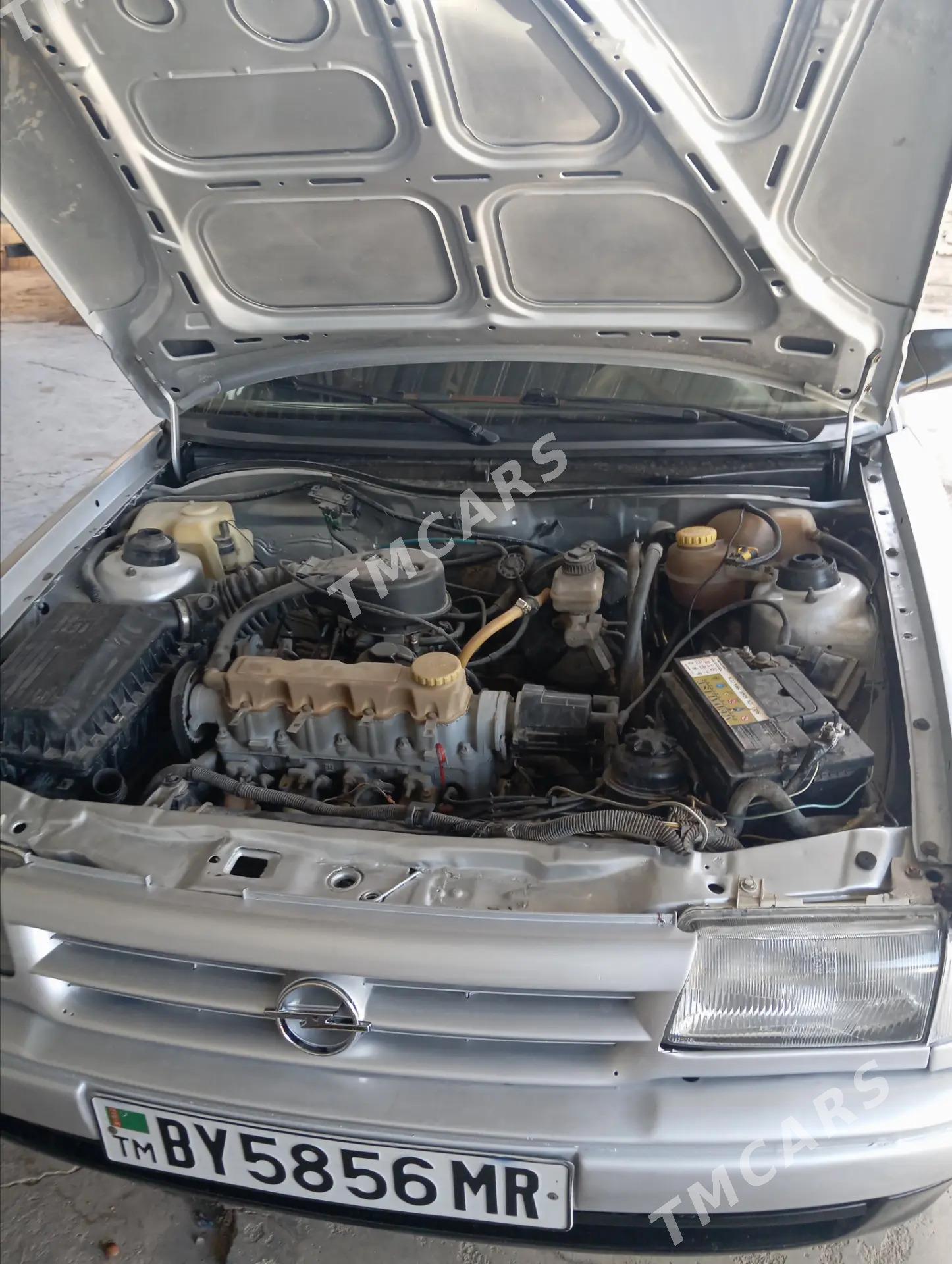 Opel Astra 1991 - 36 000 TMT - Мары - img 6