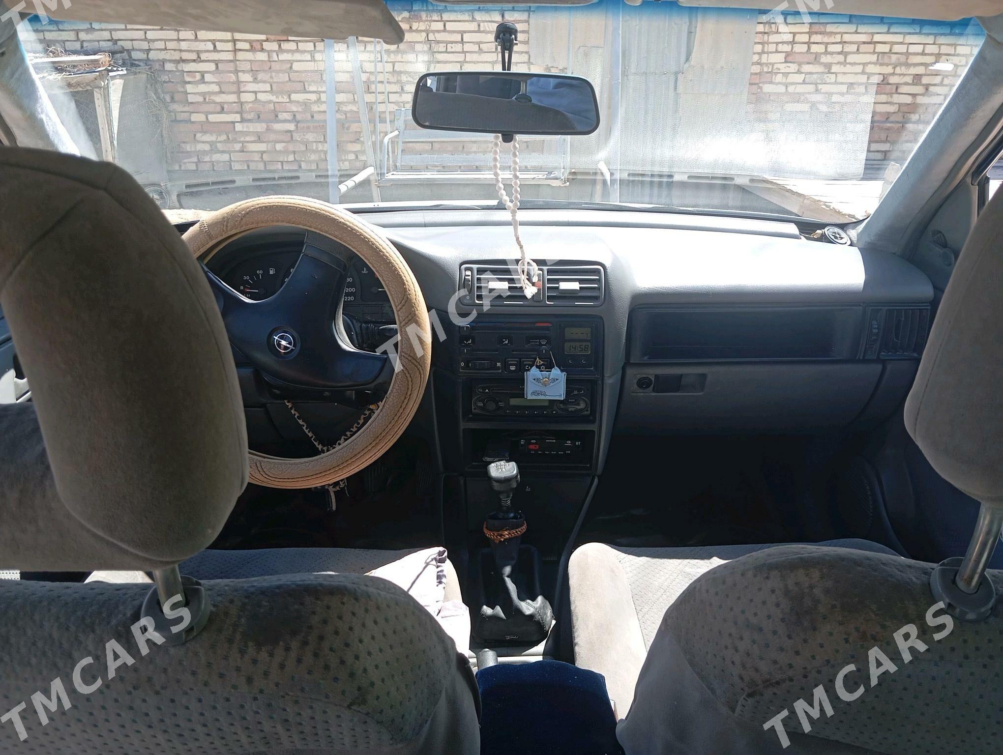 Opel Vectra 1993 - 19 000 TMT - Байрамали - img 5