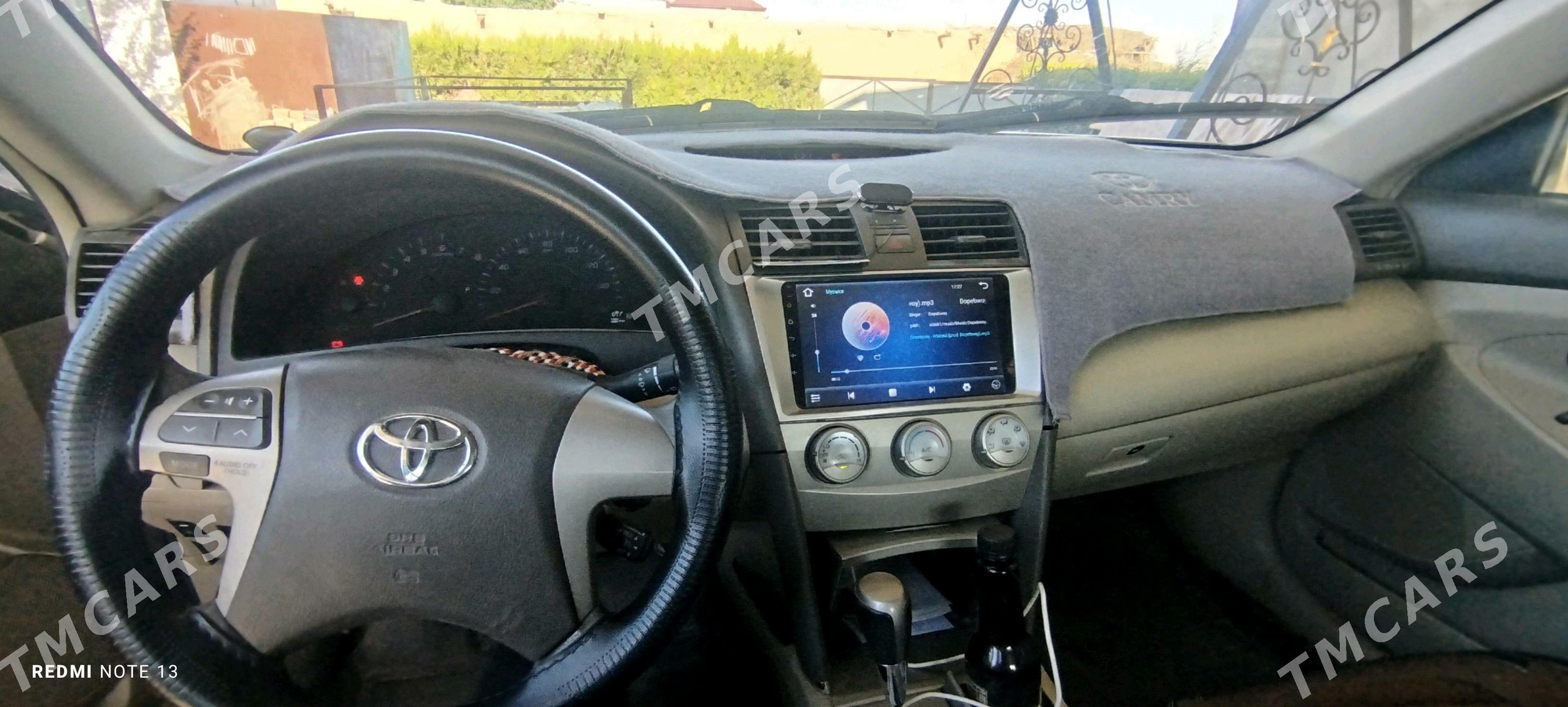 Toyota Camry 2011 - 190 000 TMT - Ёлётен - img 4