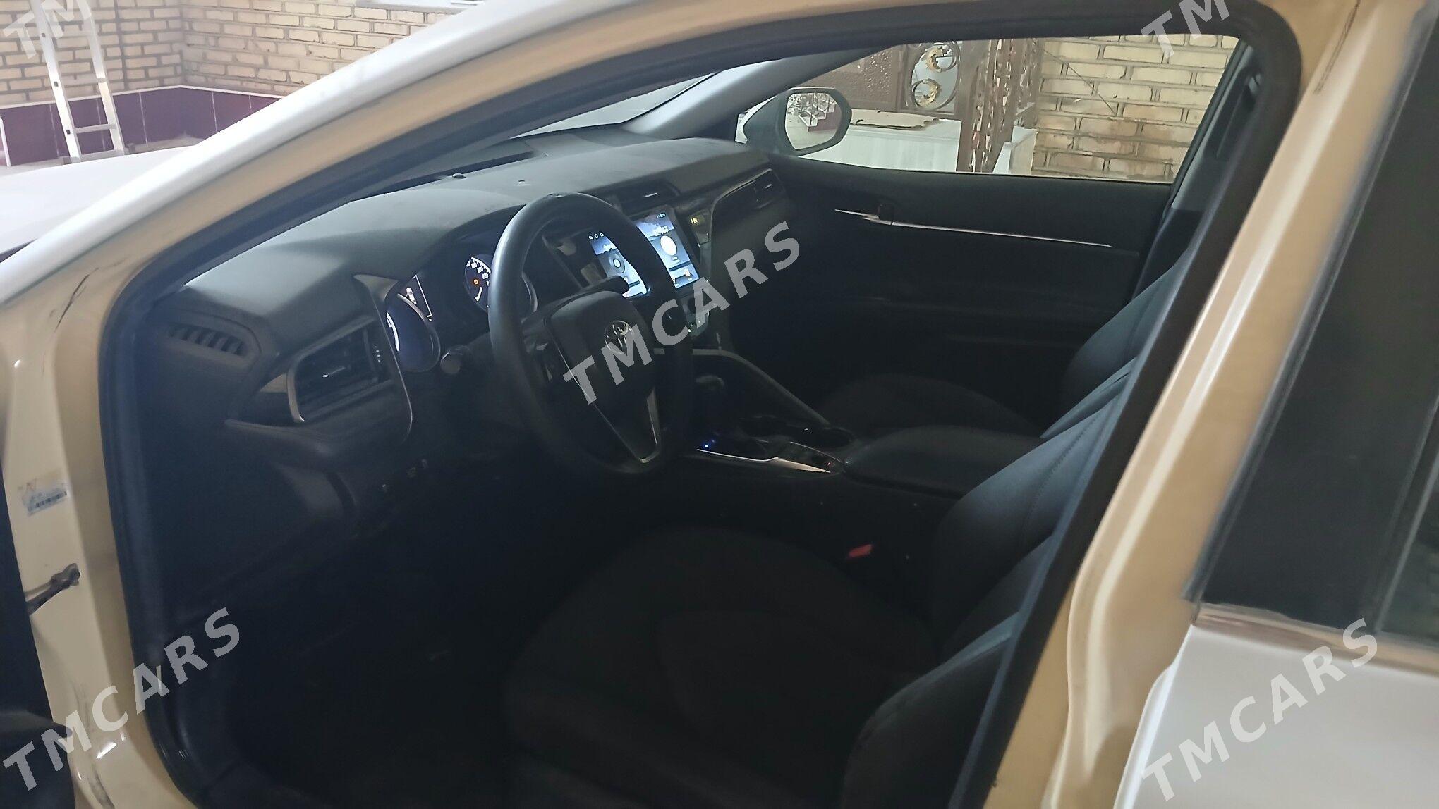 Toyota Camry 2020 - 200 000 TMT - Теджен - img 3
