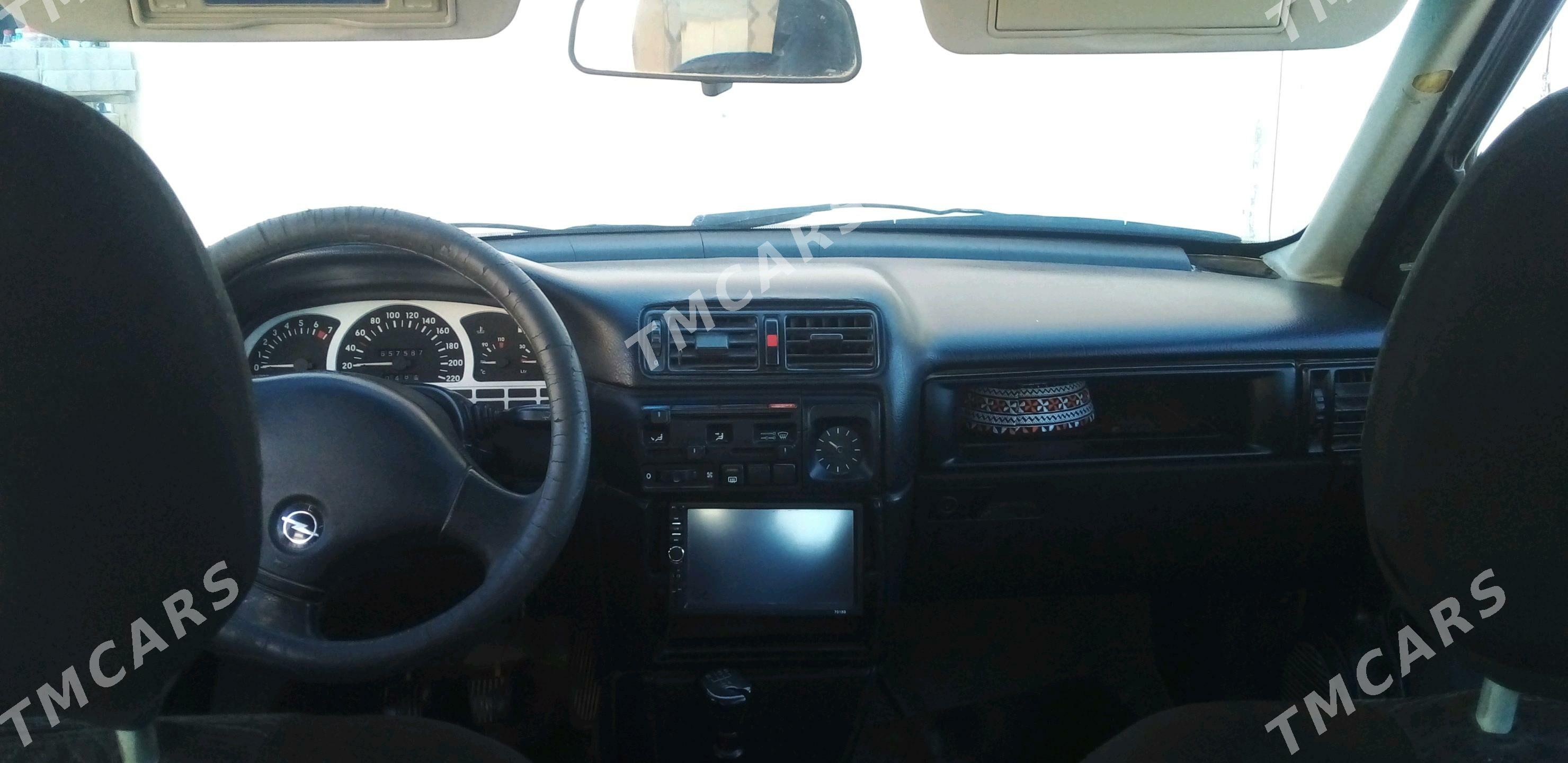 Opel Vectra 1992 - 32 000 TMT - Гурбансолтан Едже - img 3