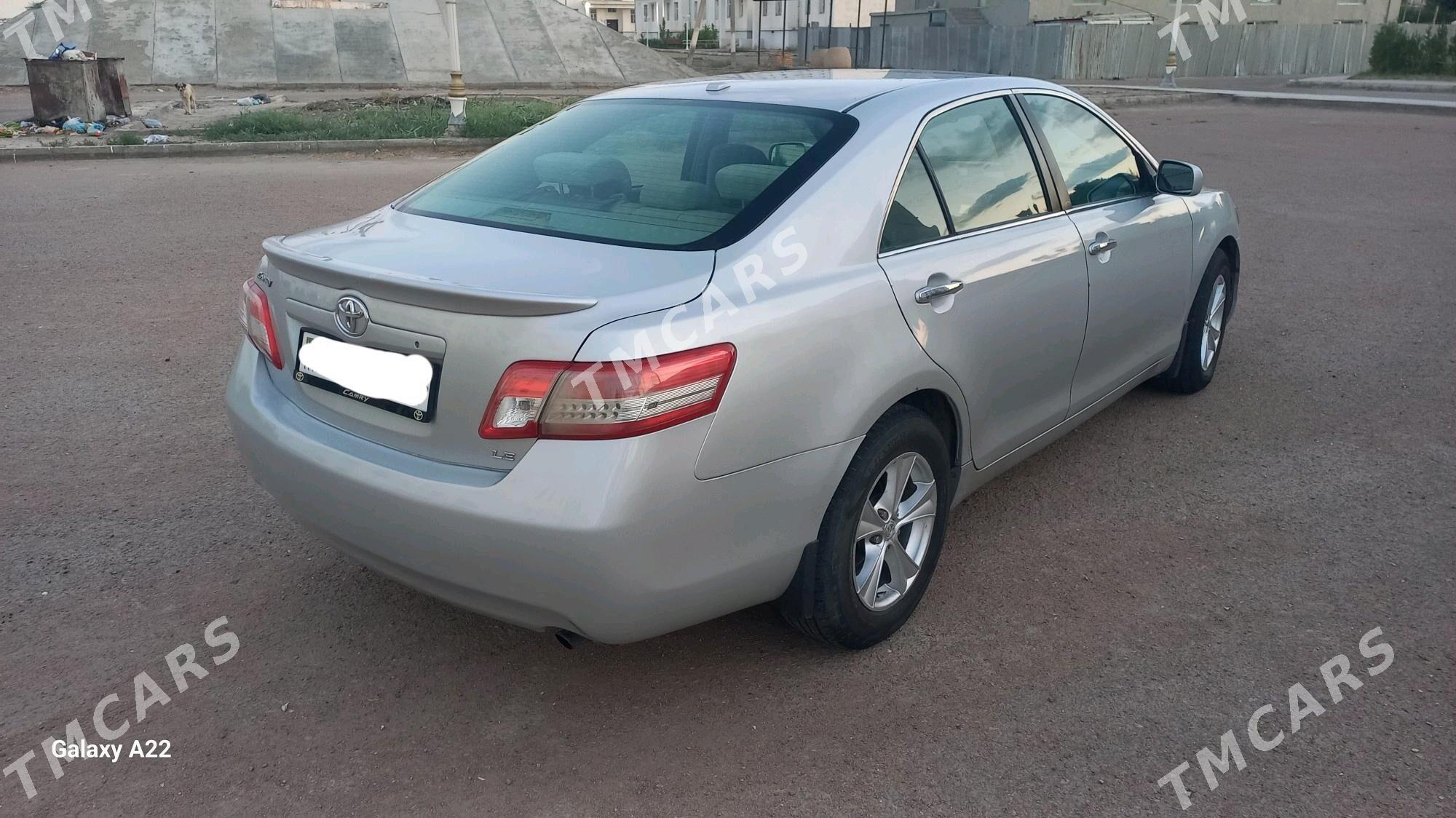 Toyota Camry 2010 - 170 000 TMT - Дашогуз - img 4