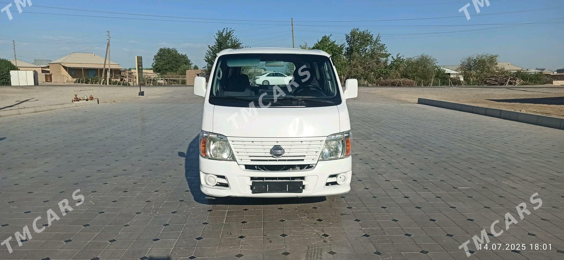 Nissan Urvan 2008 - 130 000 TMT - Мургап - img 4