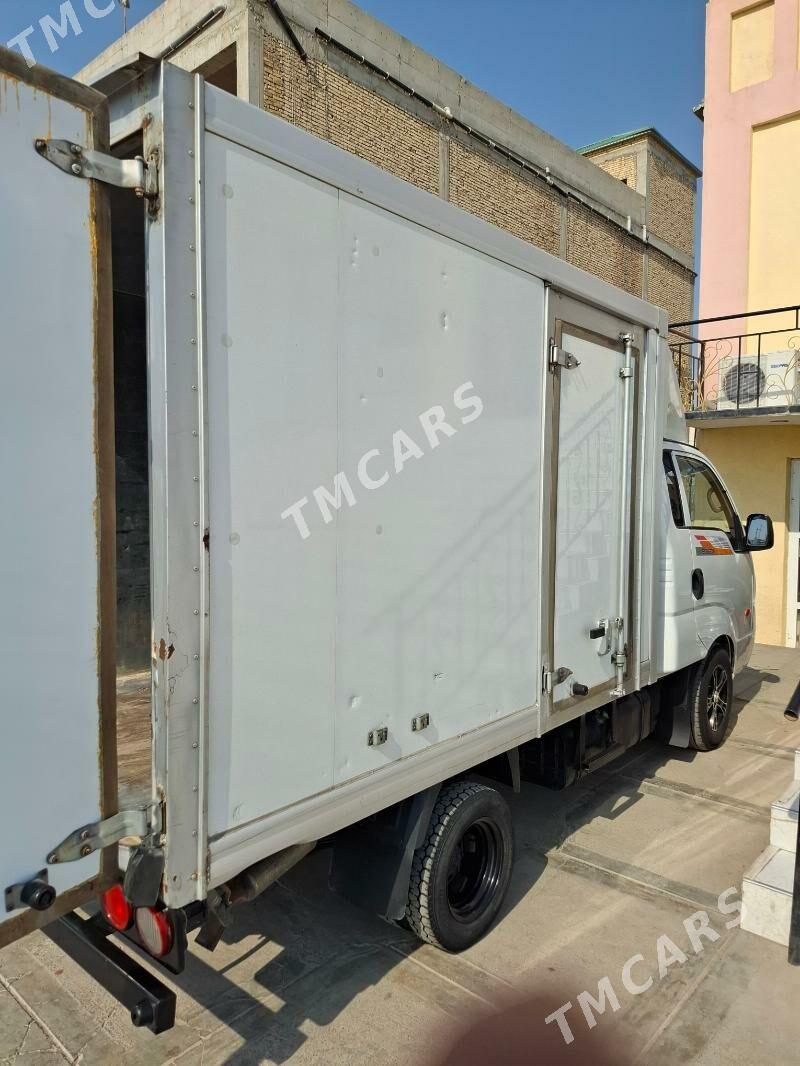 Kia Bongo 2018 - 220 000 TMT - Керки - img 2